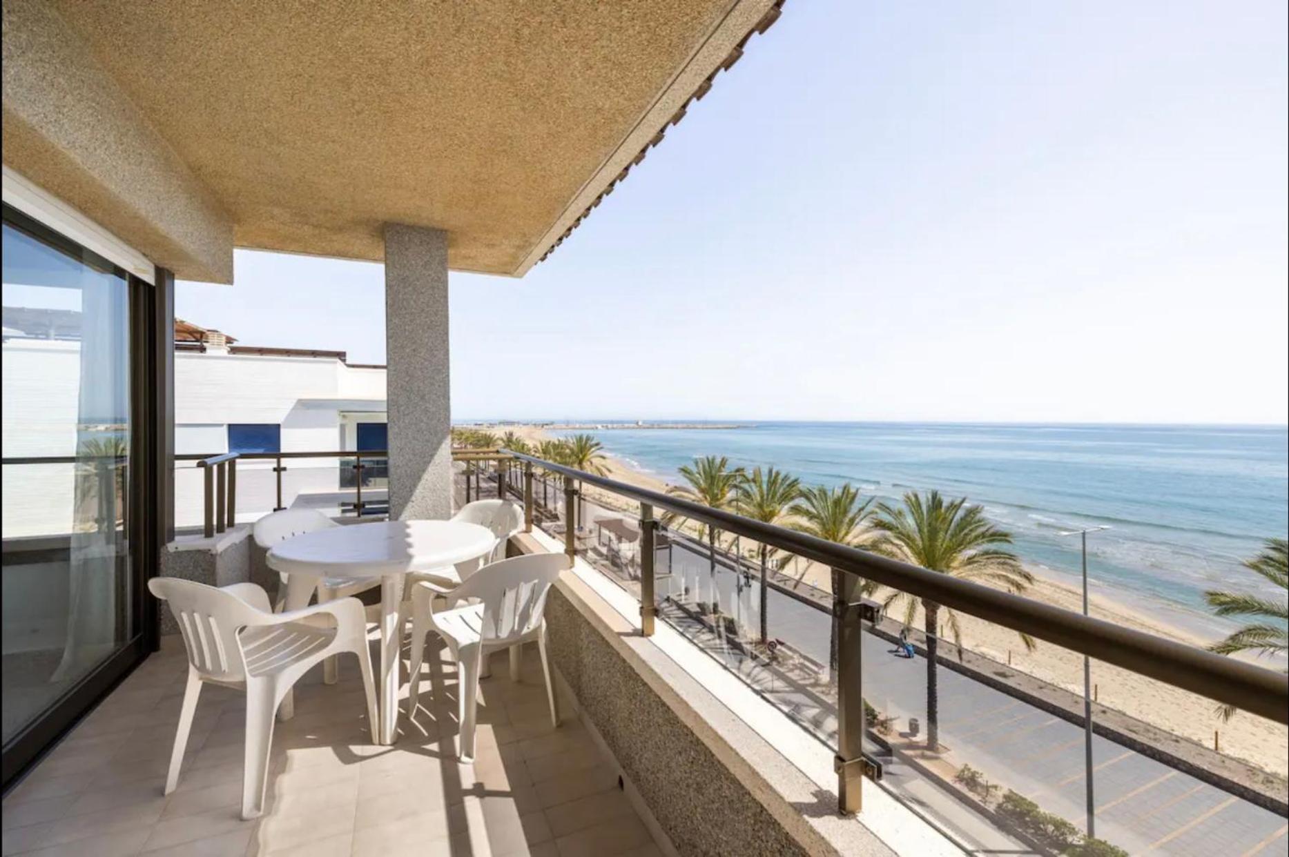Beach Apartment In Calafell Εξωτερικό φωτογραφία